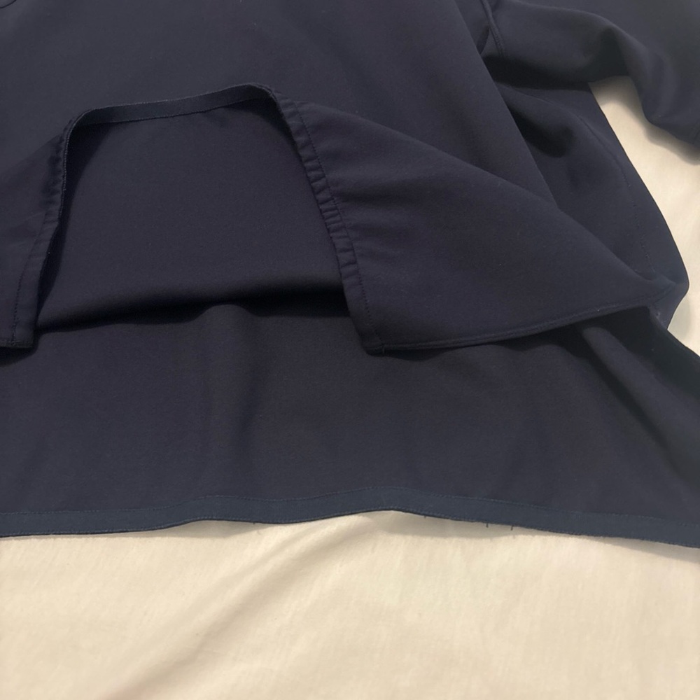 MM LAFLEUR Navy Blue Shawn Sweatshirt SZ M V-Neck Long Sleeve Light Scuba casual - Picture 15 of 15